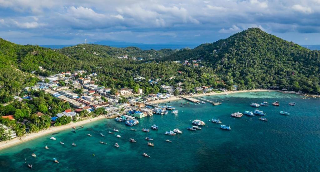 Tao Island Boutique Hotel Тау Экстерьер фото
